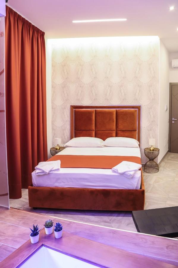 Twin Towers Naples Luxury Bed & Breakfast Exterior photo
